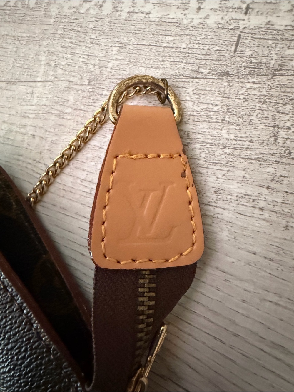 Louis Vuitton Mini Pochette - Picture 10 of 15